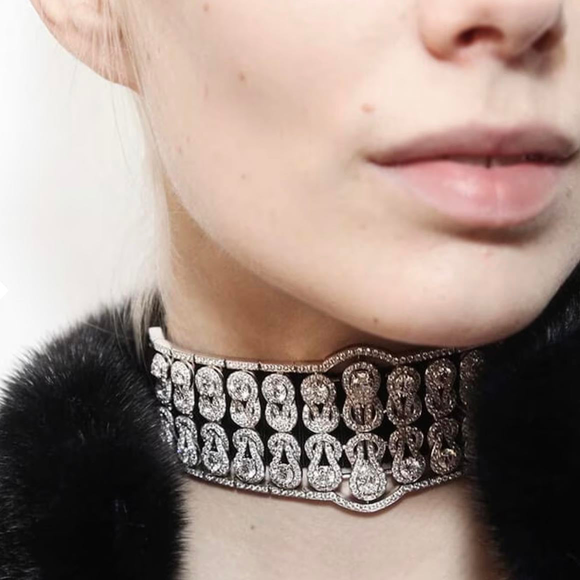 woman wearing forevermark jewelry choker