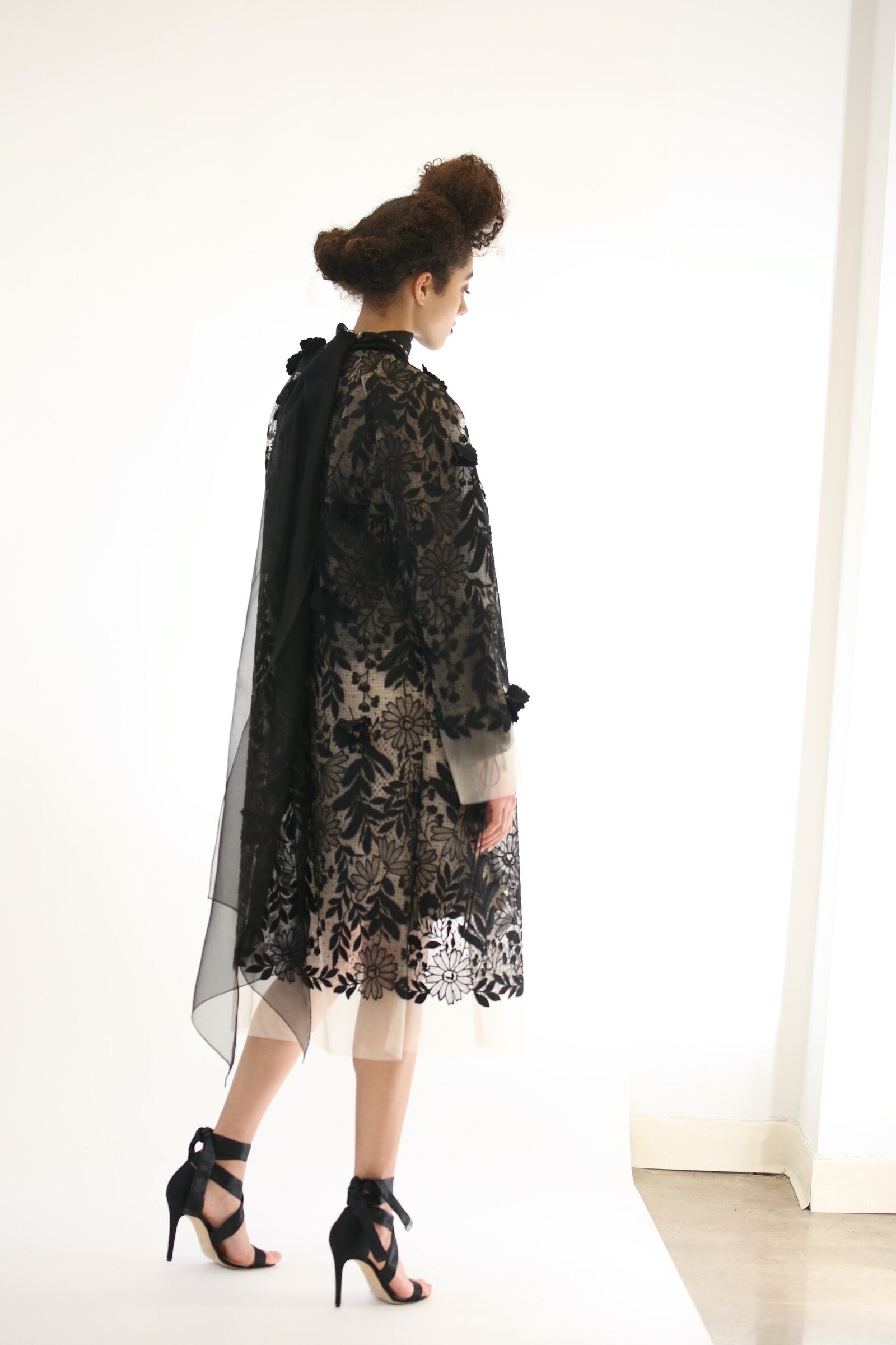 Guipure Lace Tulle Evening Coat with Velvet Trim 5