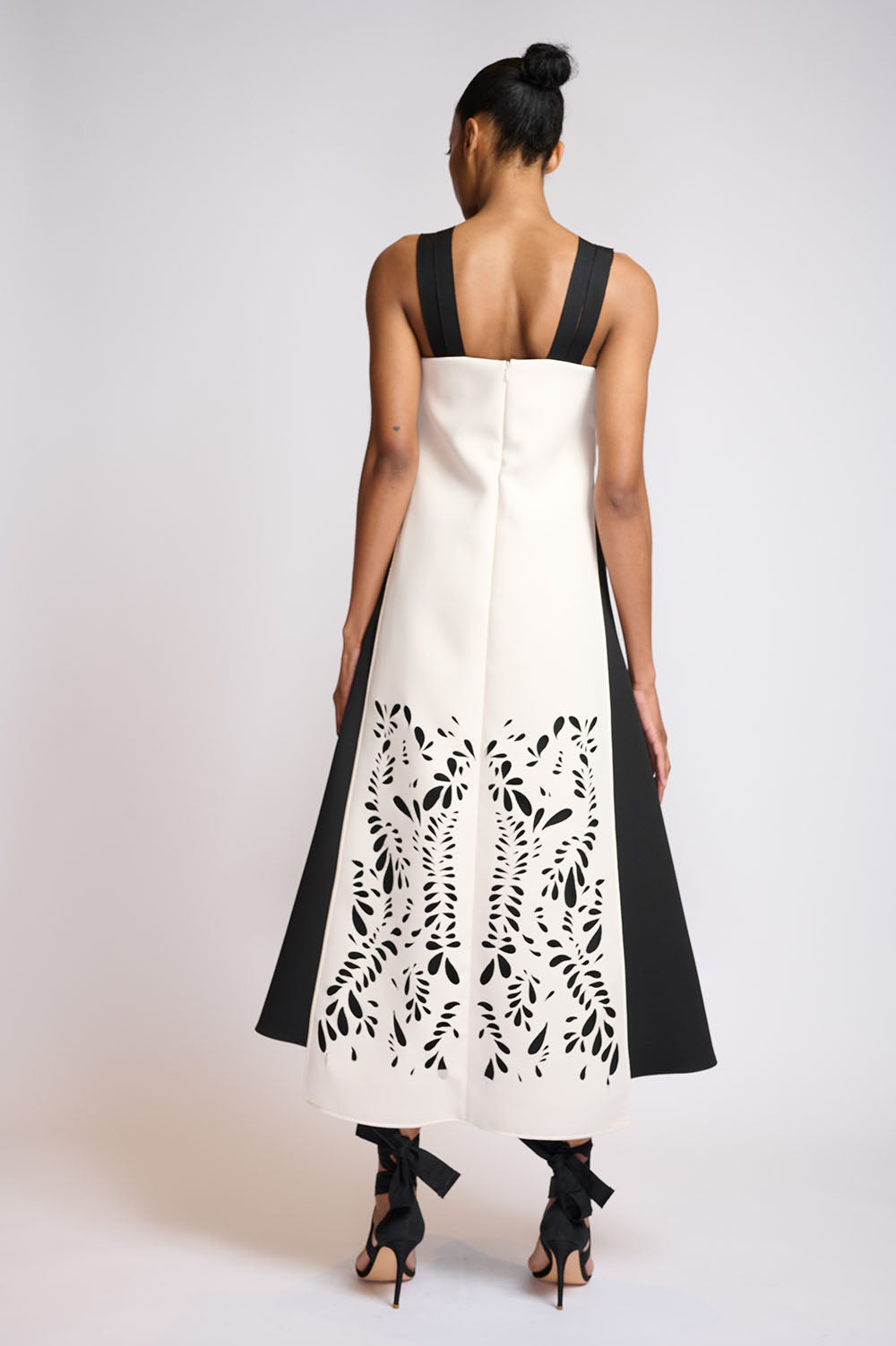 Porcelain and Onyx Cady Sheath Dress with Floral Precision Cut Overlay 3