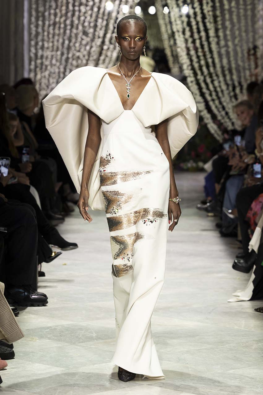 Fall 2025 runway look 43