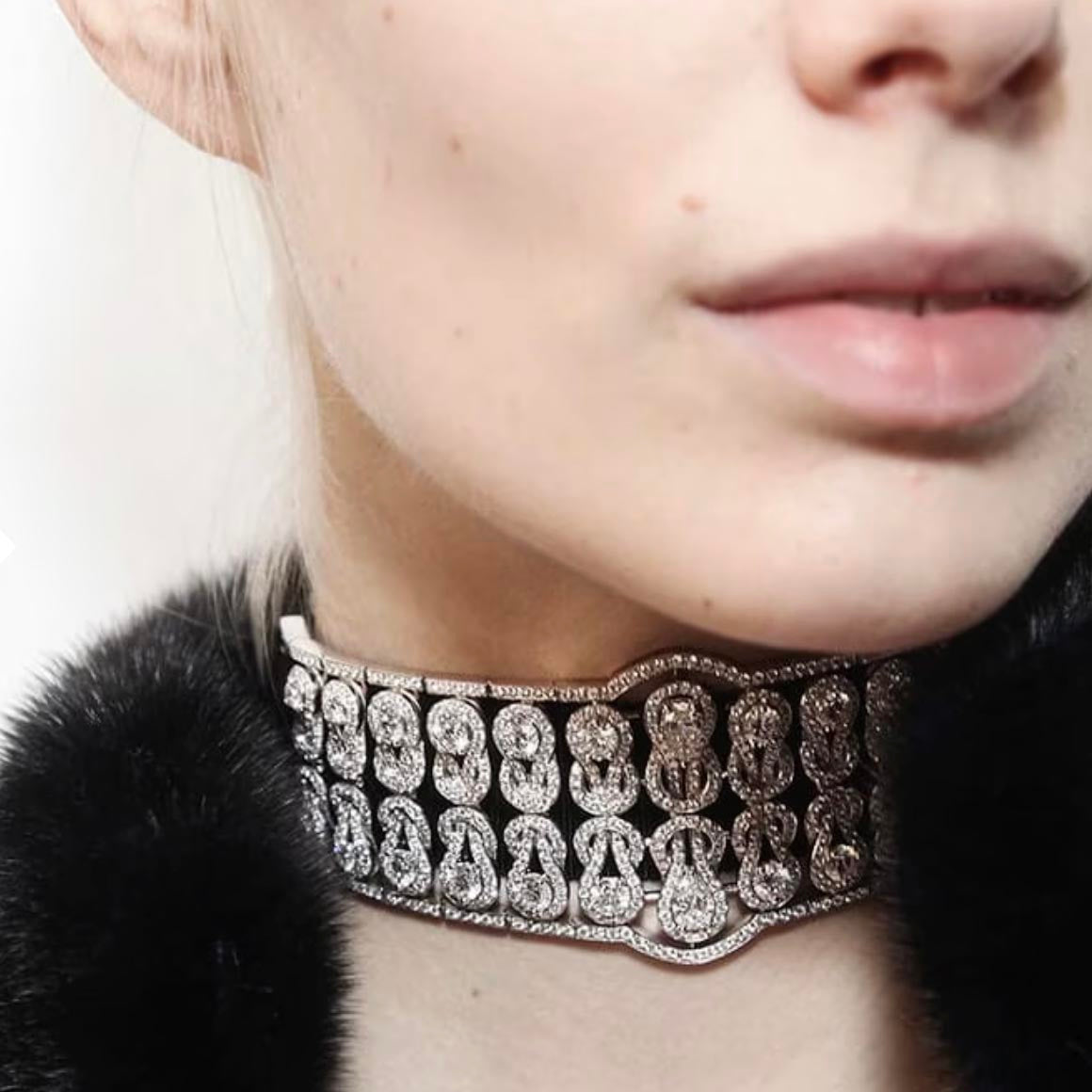 woman wearing forevermark jewelry choker