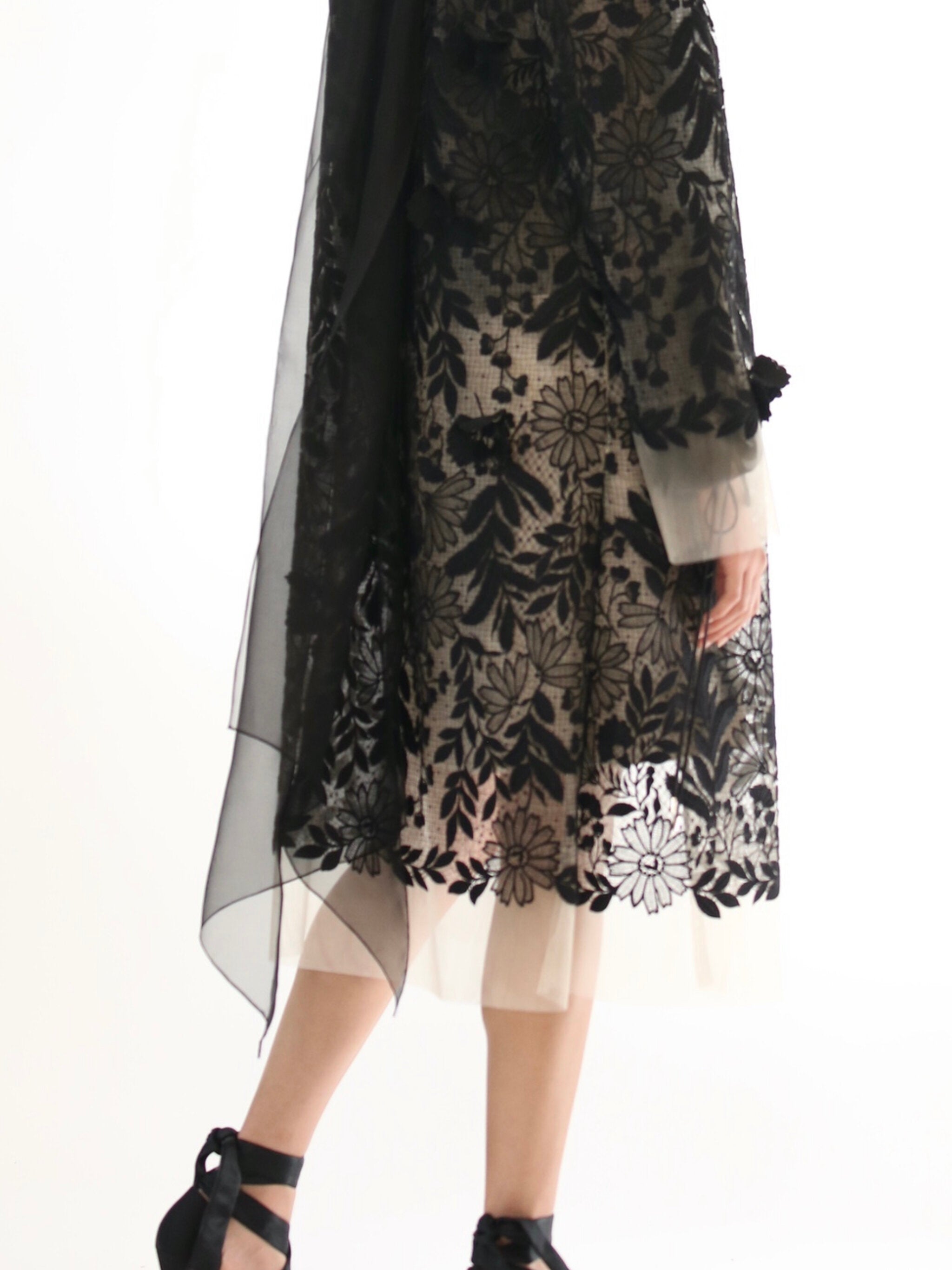 Guipure Lace Tulle Evening Coat with Velvet Trim 3